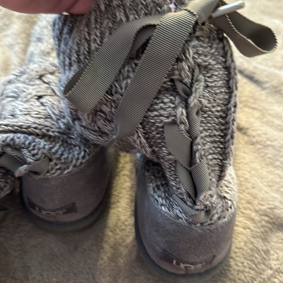 🥾🎀Sweater bow grey Uggs 🥰🎀🥾 - Picture 6 of 7